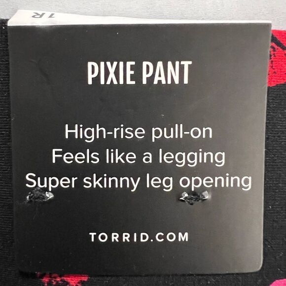 Torrid Lip Print Pixie Pant - Picture 6 of 13